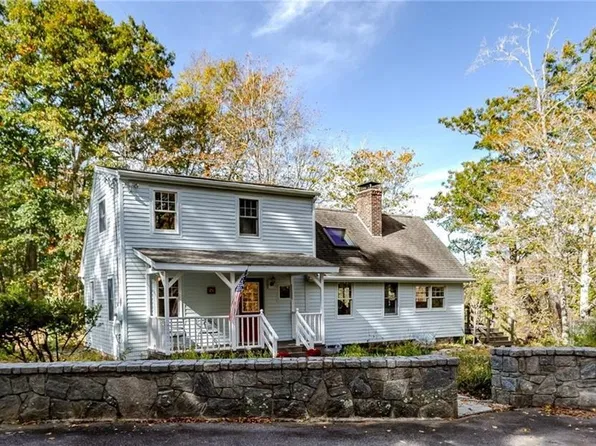 50 Wellstown Rd, Ashaway, RI 02804
