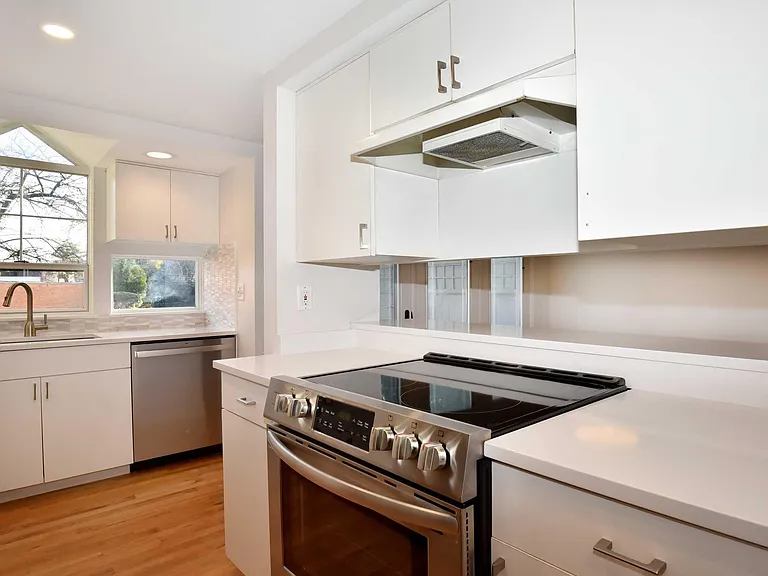 1075 N Old Woodward Ave — Photo 10
