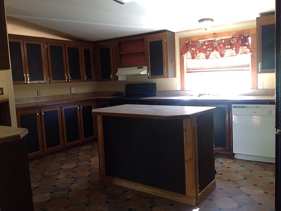 2nd image of 3105 NE 183rd Pl