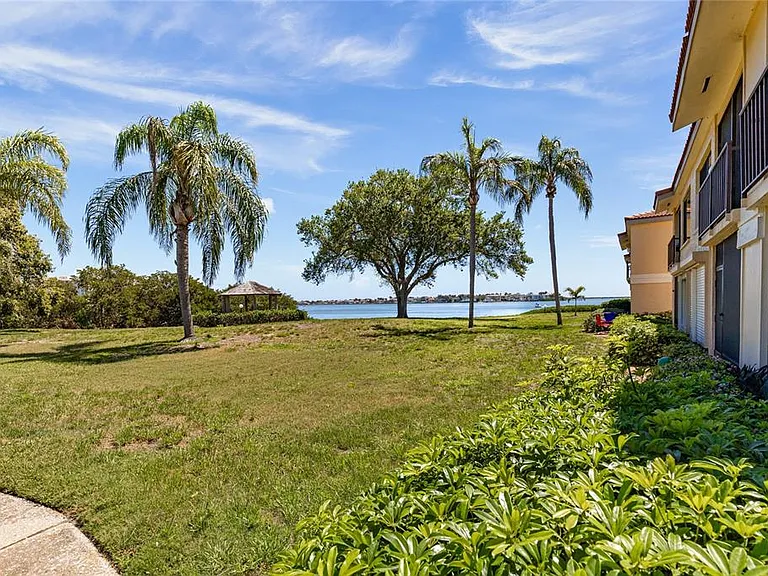 6104 Palma Del Mar Blvd S #102A — Photo 29
