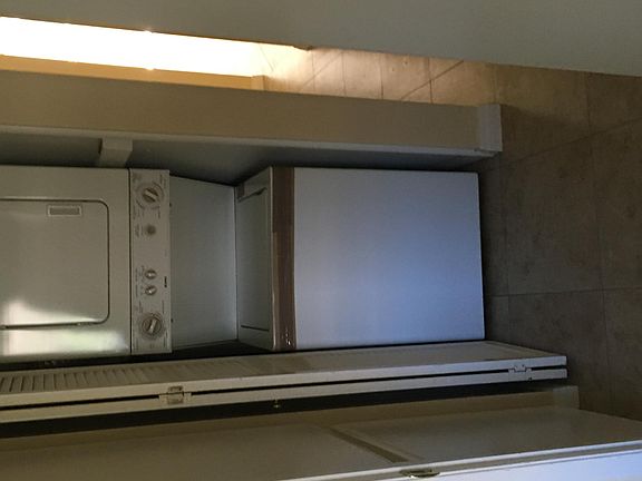 4th image of 311 E Surfside Dr