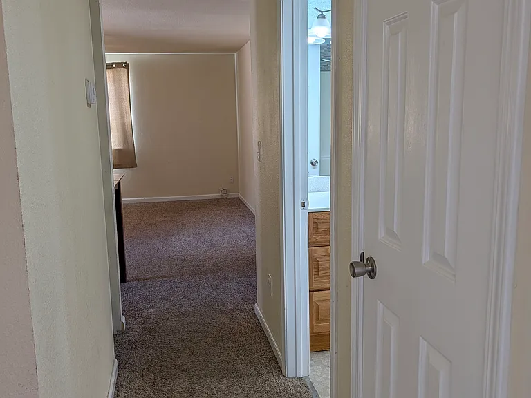 Hallway looking in front room