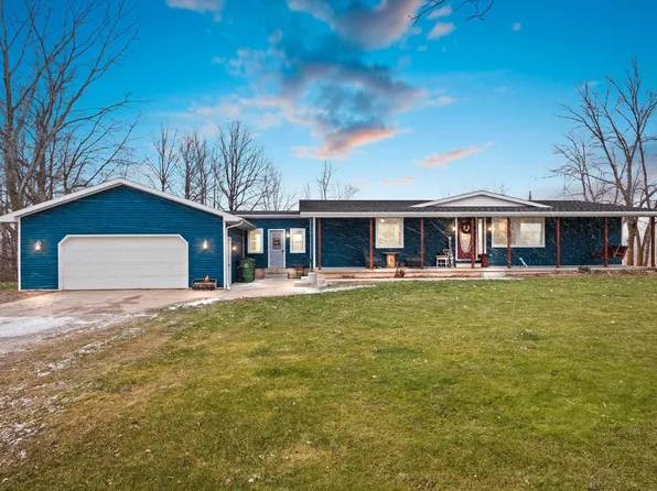5514 Hawthorne Dr, Pulaski, WI 54162