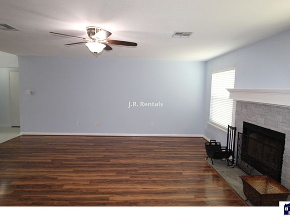 4th image of 402 Preakness Cir
