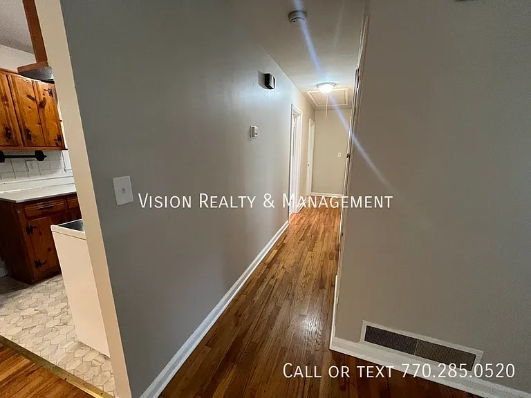 1148 Center St SW — Photo 13