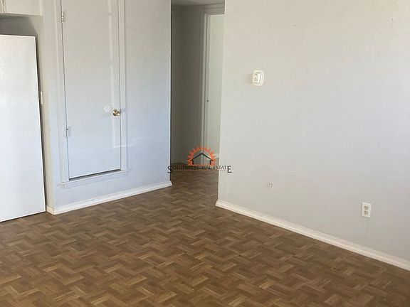 3rd image of 609 N Turner St