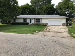 624 Lincoln Dr, Twin Lakes, WI 53181