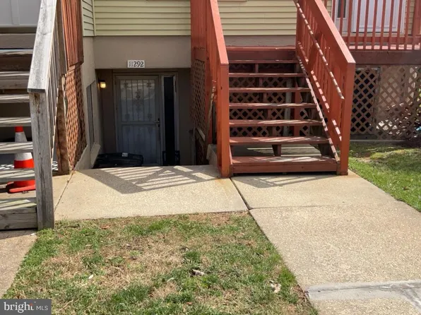 11292 Laurelwalk Dr #B3, Laurel, MD 20708