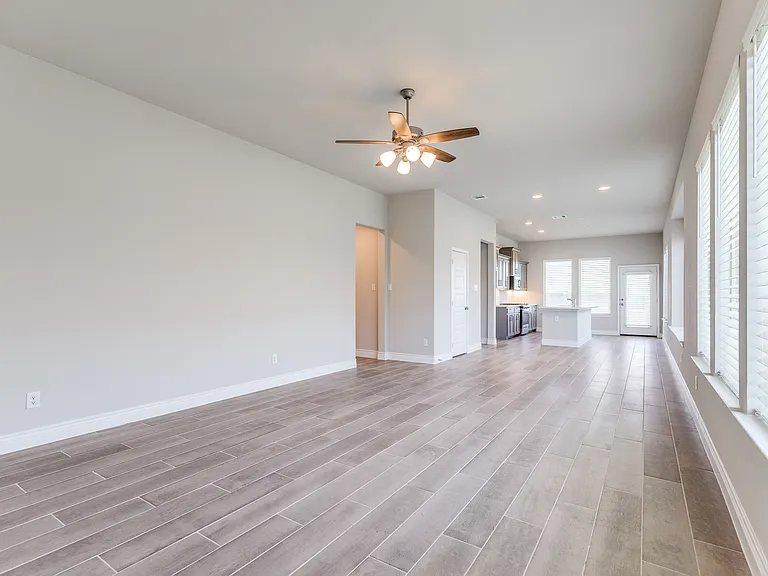 9504 Longhorn Ln — Photo 5