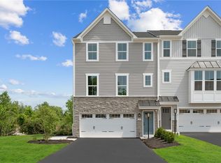 400 Greenwood Dr N, Canonsburg, PA 15317
