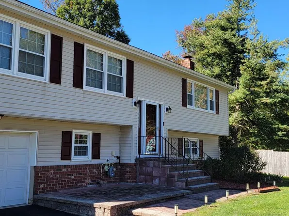 5 Michelle Ct, Ewing, NJ 08628