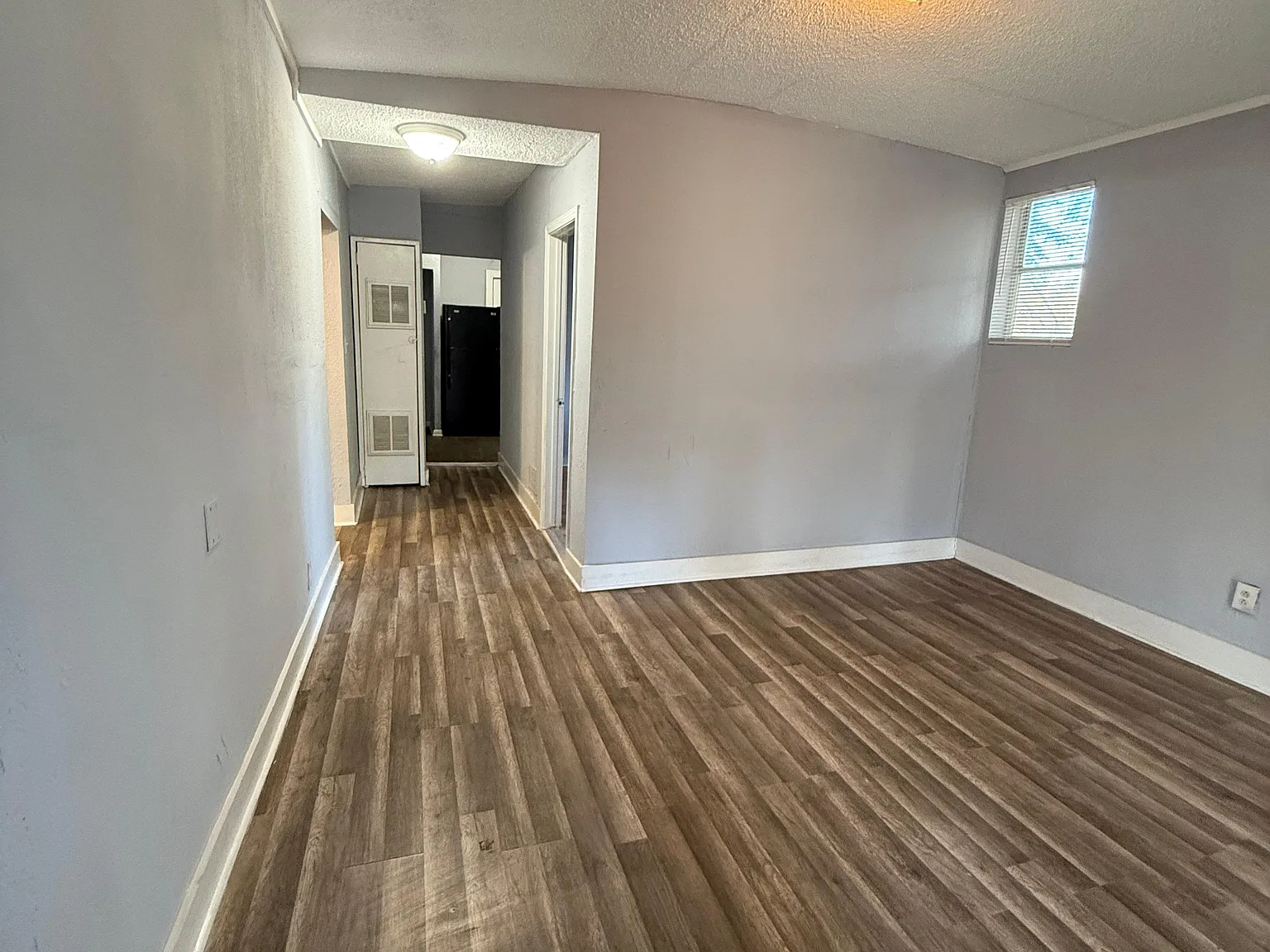 3 bed, 872 sqft, $1,000 — Photo 2