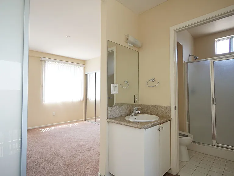 922 W 23rd St #202 — Photo 13