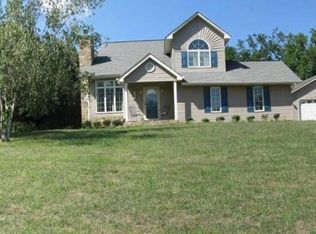 862 Topeka Dr, Mt Carmel, TN 37645