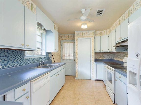 5th image of 5951 E Bay Blvd