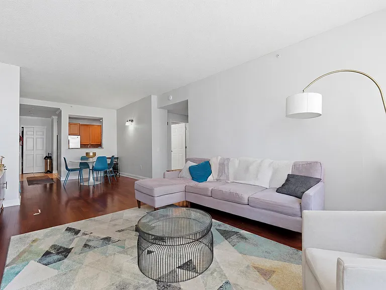 311 Washington St #9C — Photo 4