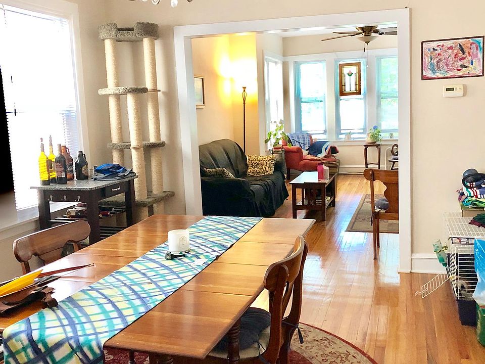 1st image of 3848 N Claremont Ave #2