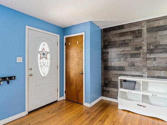 4th image of 734 Louanne Ln