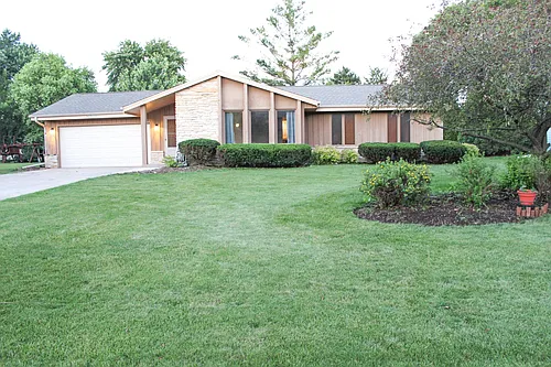 W225N2588 Alderwood Ln Photo 1 W225N2588 Alderwood Ln Photo 1