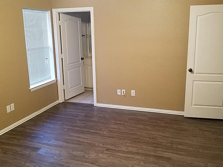 5717 Swords Dr — Photo 9