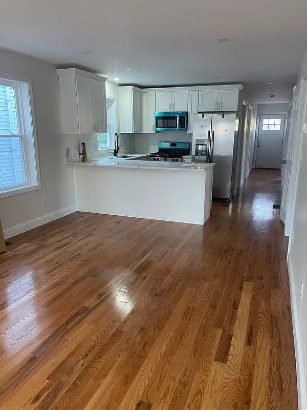 4 bed, 2.0 bath, 1250 sqft, $2,800 — Photo 1