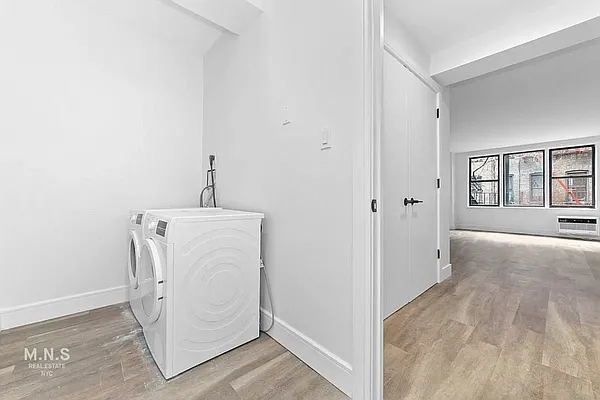 Rented by MNS | media 7