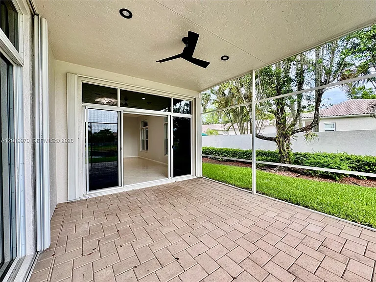 2525 Bay Pointe Ct — Photo 24