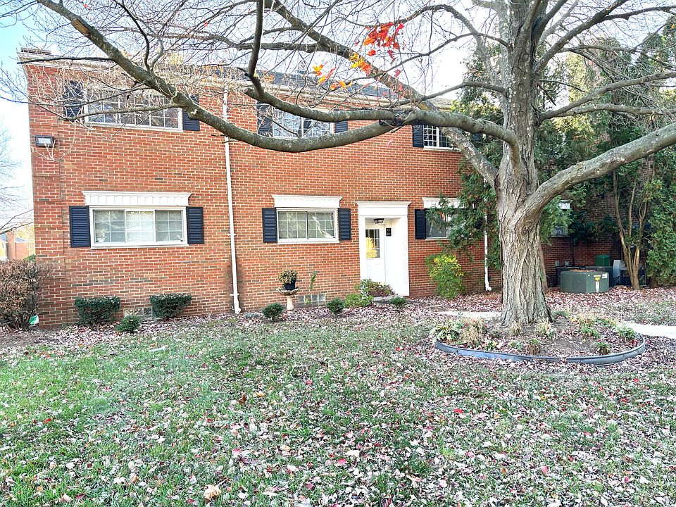 1st image of 674 E Fox Hills Dr #111