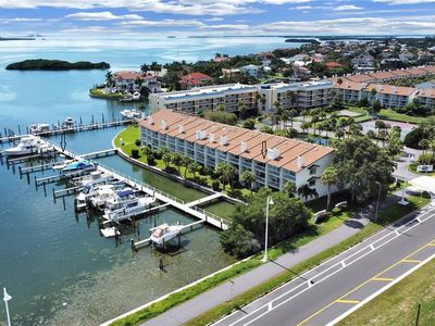 109 Yacht Club Ln, Tierra Verde, FL, 33715
