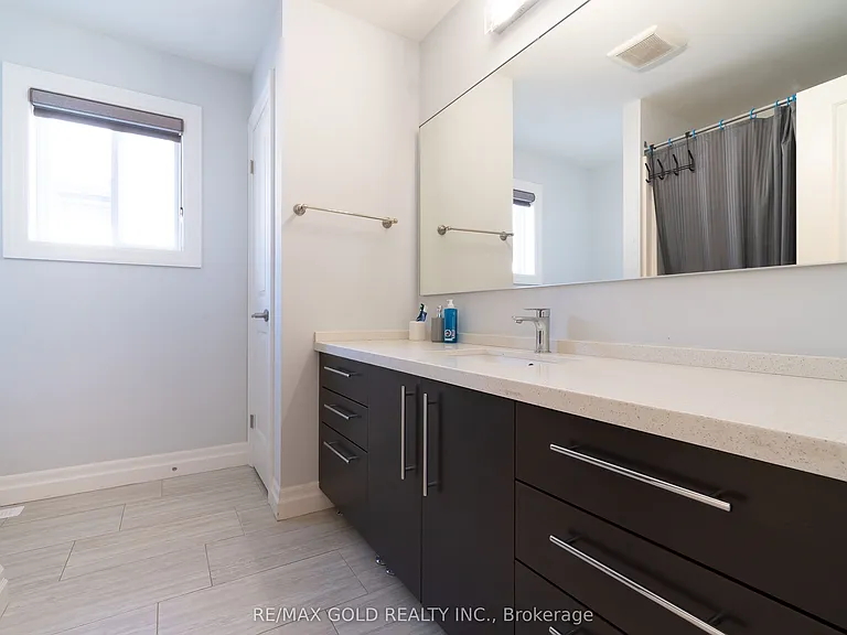 2591 Sheffield Blvd — Photo 30