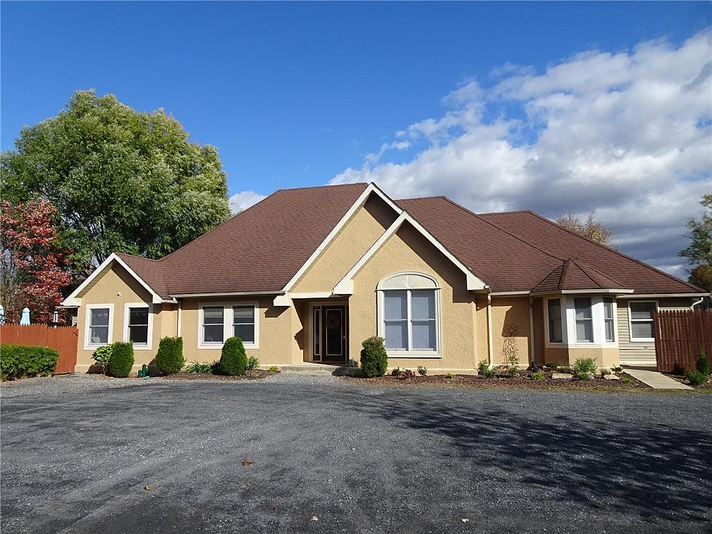 427 Washington St, Wind Gap, PA 18091 Zillow