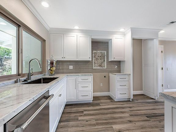 2nd image of 986 Deseo Ave