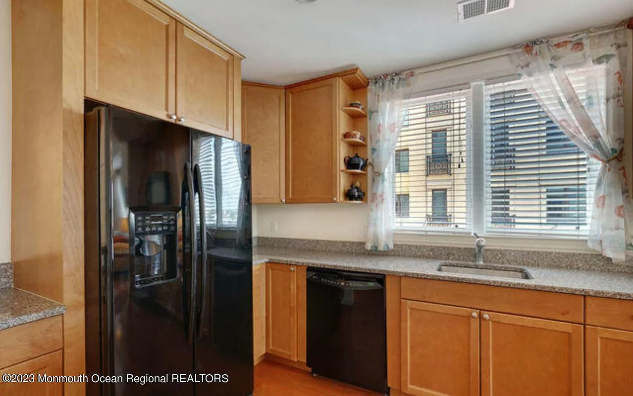 2 bed, $2,750 — Photo 4