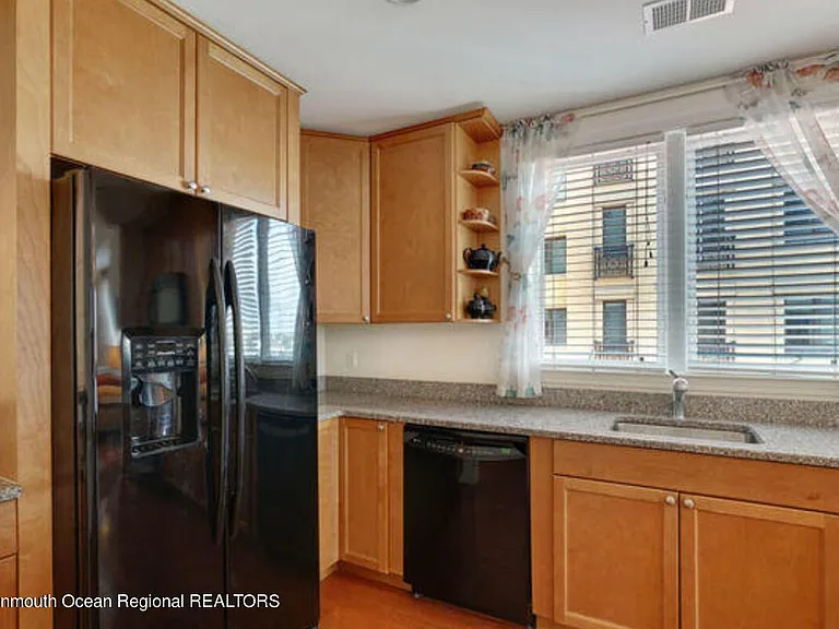 1501 Ocean Ave #2413 — Photo 4