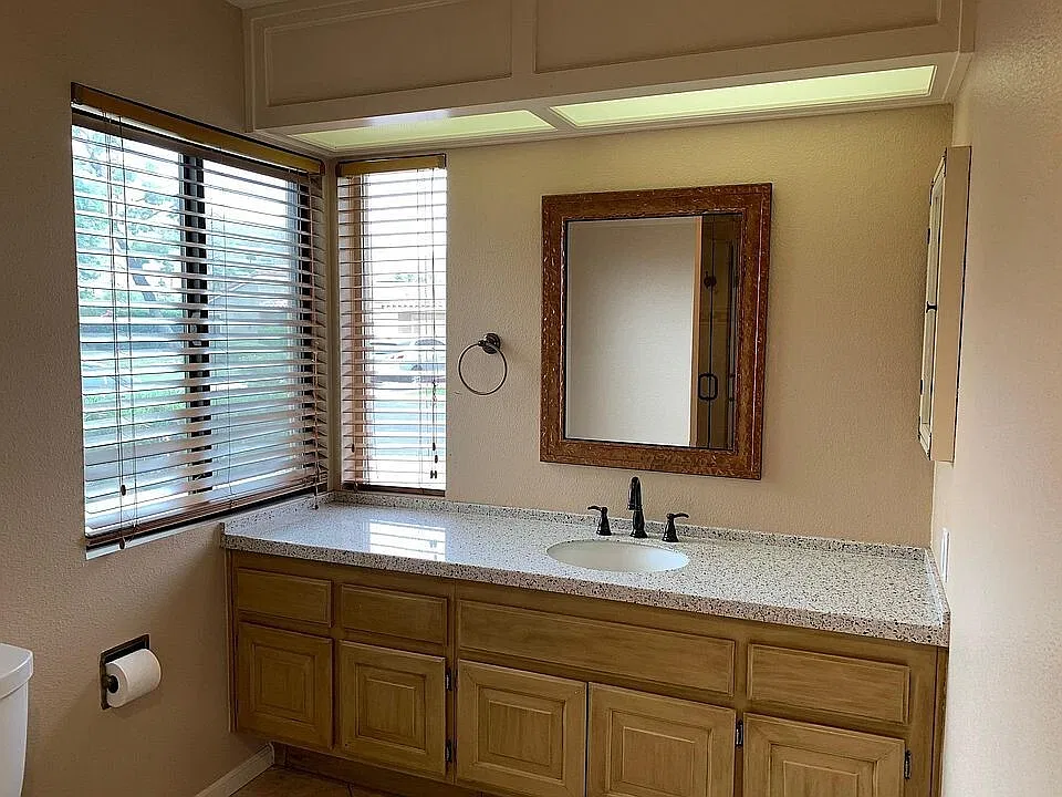 26 Tennis Club Dr - SFR — Photo 2