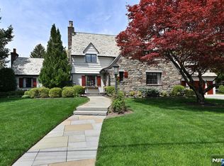 3 Hollis Dr, Ho Ho Kus, NJ 07423