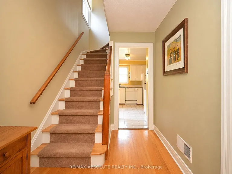 1 Arundel Ave — Photo 2