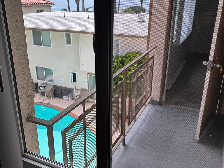 915 Ocean Ave #302 — Photo 11