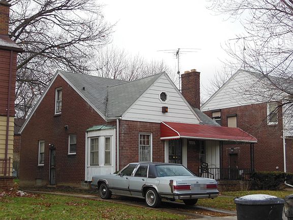 3rd image of 5791 Buckingham Ave
