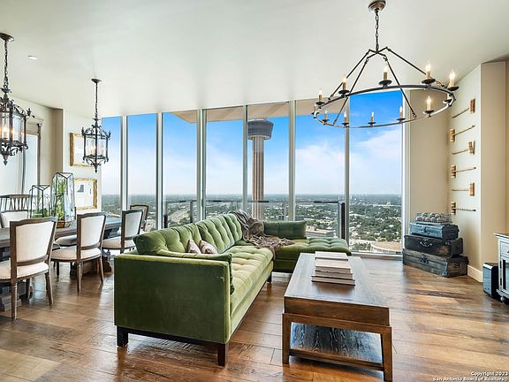 2nd image of 610 E MARKET ST #3015