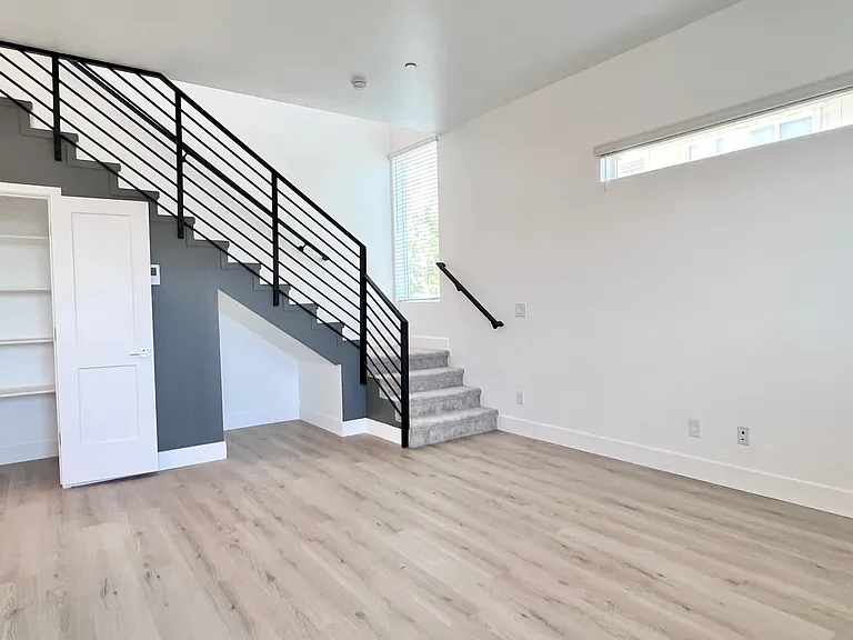 1247 E Colter St #11 — Photo 11