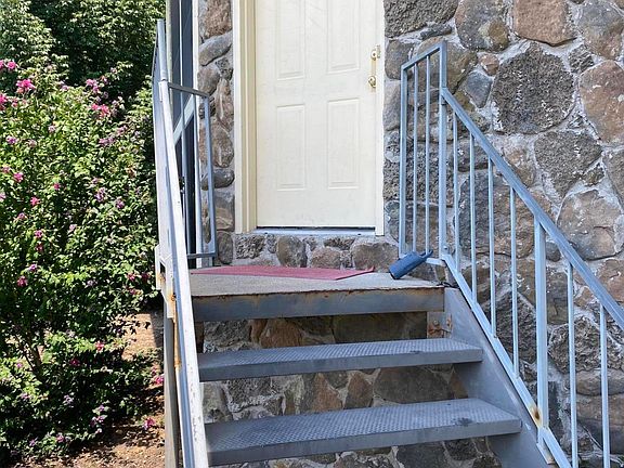 2nd image of 1505 Park De Ville Pl