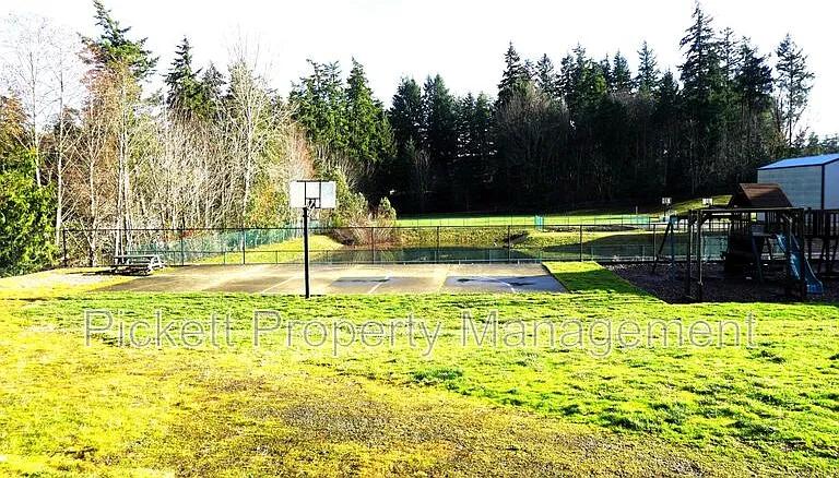 4855 Bowwood Cir NE — Photo 32