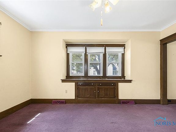 4th image of 702 Ogden Ave