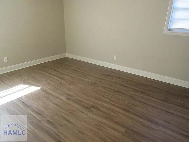 402 Morris St — Photo 10