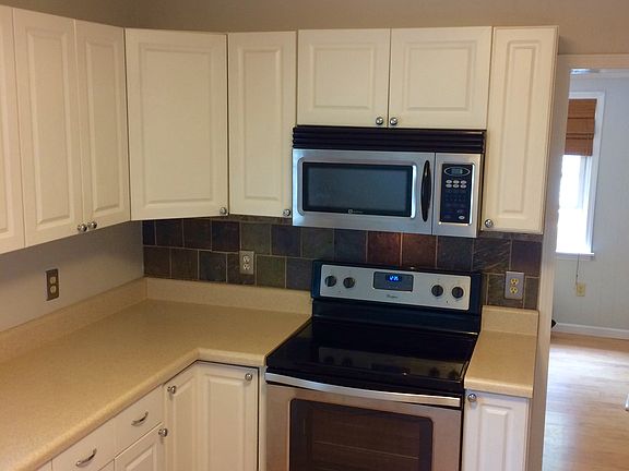 3rd image of 521 Sharon Dr