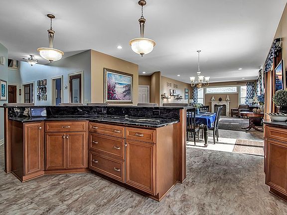 3rd image of 45 Stewart Ct