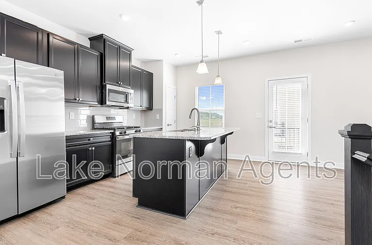 1814 Aspire St — Photo 14