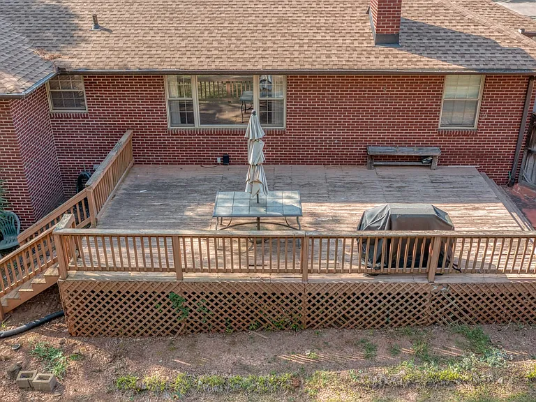 1416 Hilltop Dr — Photo 28