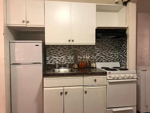 34 Cunard St #4 Photo 1